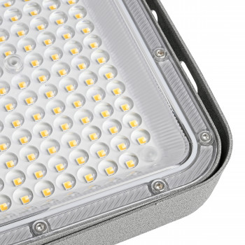 Suure võimsusega tööstuslik LED-prožektor 150W 22 500Lm 5000K IP65 VIDEX VL-F2-1505G – 150W võimsus ja kaitse pingekõikumiste eest