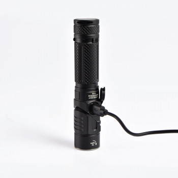 Lukturis LED uzlādējams Luminus SST40, 10W 1200Lm 5000K, Li-ion 18650 2200mAh - iekļauts! VIDEX VLF-A105RH, ar magnētu un regulējamu luktura galvu (SWIVEL HEAD) + komplektā stiprinājums lietošanai kā galvas lukturim!